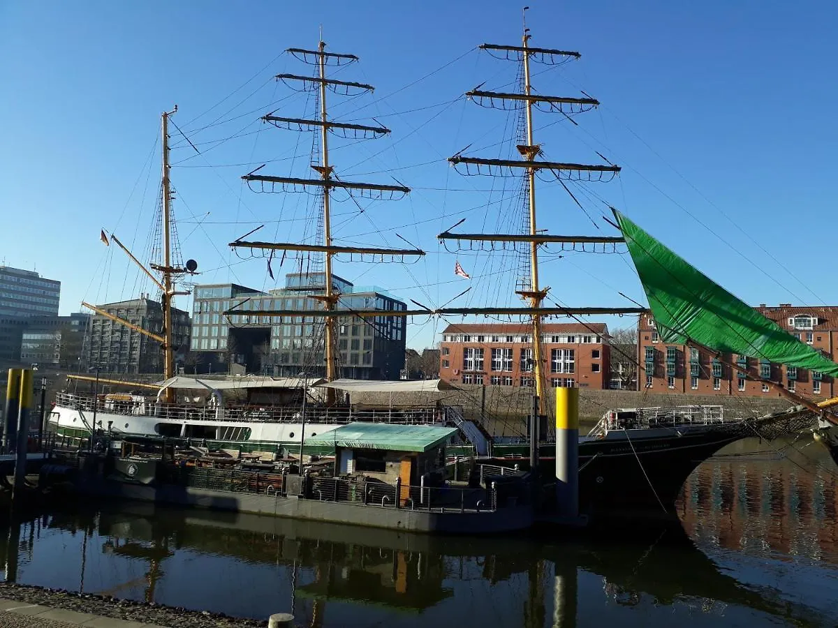 Hotel Alexander Von Humboldt - Das Schiff Bremen Germany