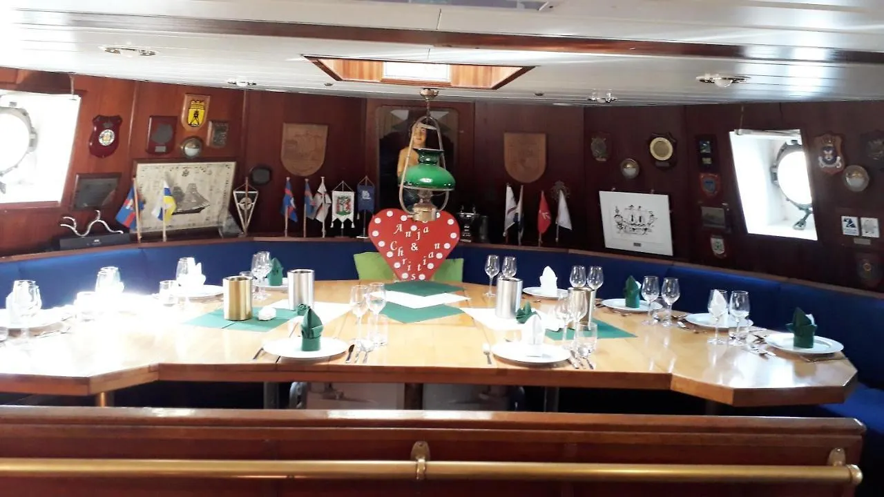 Hotel Alexander Von Humboldt - Das Schiff Bremen