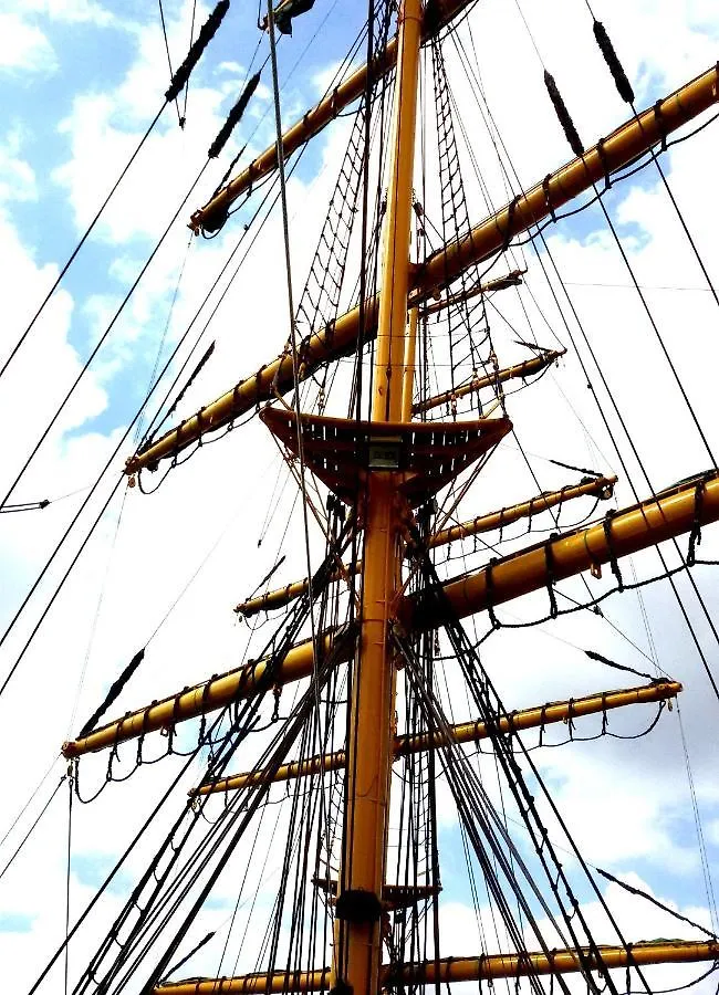 Hotel Alexander von Humboldt - Das Schiff BRE